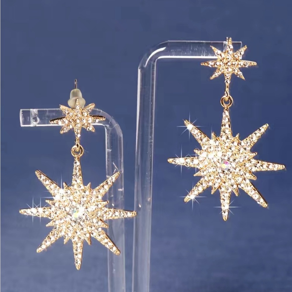 Awesome golden sparkling star earrings
